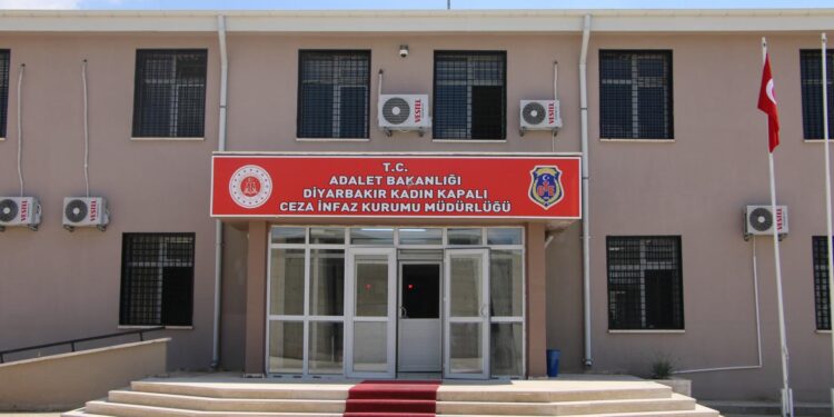 Diyarbakir Kadin Kapali Hapishanesi