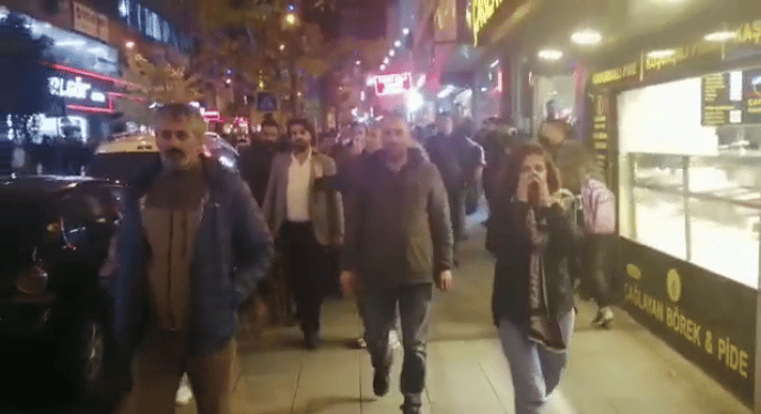 protest hava saldirilari