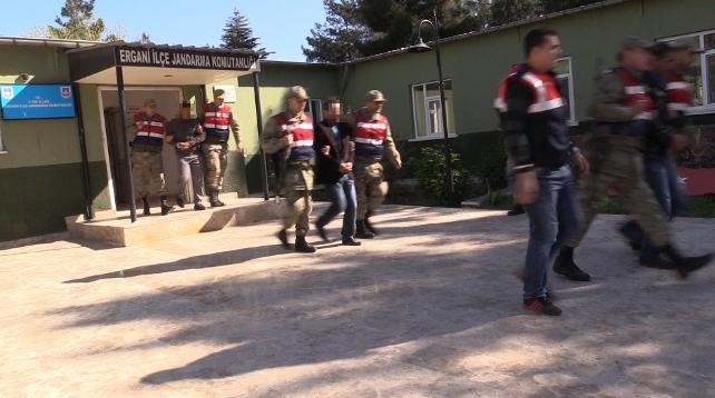 Binbasi ve uzman cavus tutuklandi