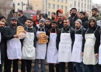Diyarbakirda firin iscileri is birakti