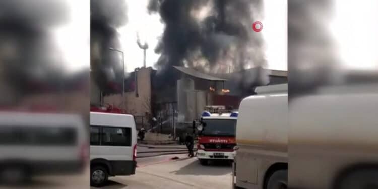 Ankarada fabrikada yangin