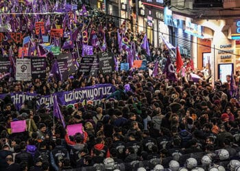 Feminist Gece Yürüyüşü