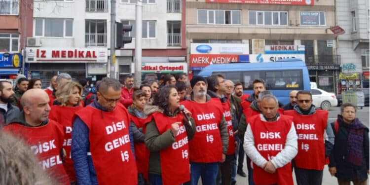 Kadikoy ve Kartal Belediyesi iscileri Genel Isin kayyum atamasina dair aciklama yapti