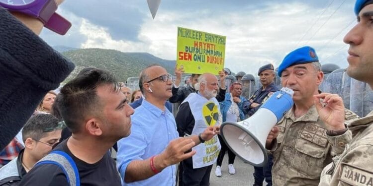 Akkuyu Nukleer Santralini protesto edenler gozaltina alindi