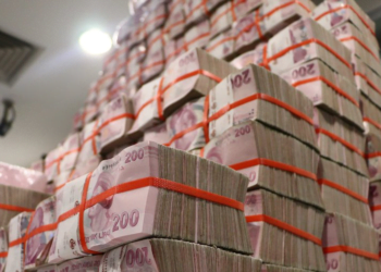 Butce martta 472 milyar TL acik verdi