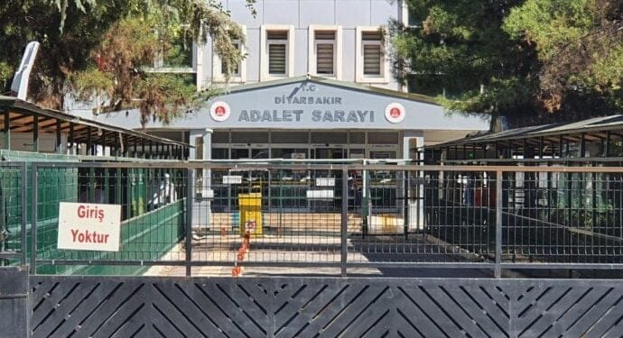 Diyarbakirda tutuklanlarin sayisi 12ye yukseldi