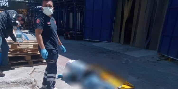 Fabrikada amonyak gazi patlamasi 2 isci yaralandi