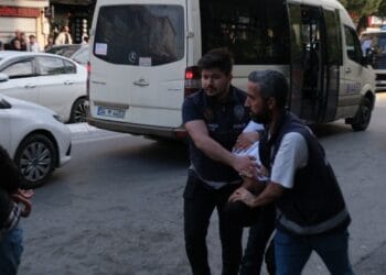 Yesil Sol Partinin halk bulusmasina polis saldirisi 13 gozalti