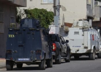 Bircok kentte ev baskinlari