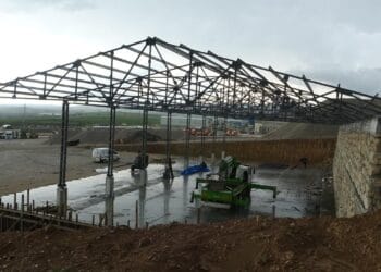 Cati insaatindan dusen 19 yasindaki isci hayatini kaybetti