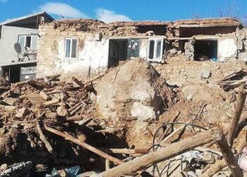 Depremzedenin enkazdaki esyasina sirketler ihaleyle el koyuyor