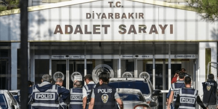 Diyarbakirda 1 avukat daha tutuklandi