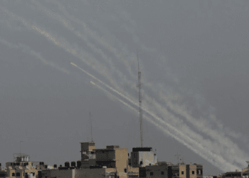 Filistinli tutsak yasamini yitirdi Gazzeden Israile 25 fuze atildi