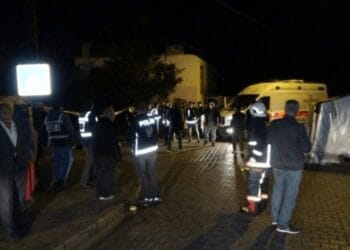 Malatyada depremzedelerin kaldigi cadirda yangin