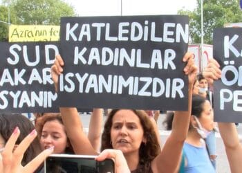 Sultangazi'de iki kadın katledildi