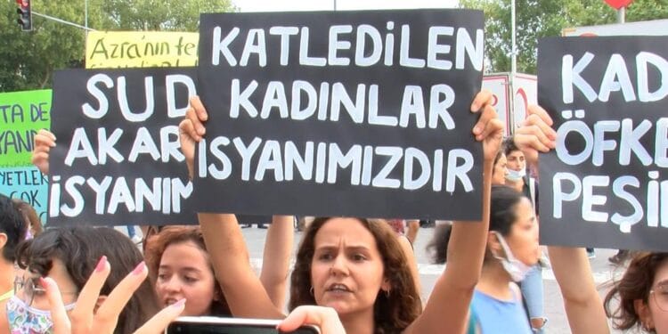 Sultangazi'de iki kadın katledildi