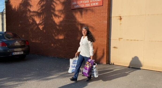 690x390cc ist 21 06 2023 sadiye manap cezaevinden cikti1