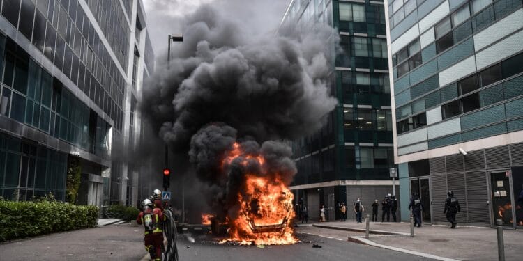 Fz2d BuWwAEl3dQ scaled