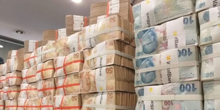 Hazine ve Maliye Bakanligi 50 milyar lira borclandi