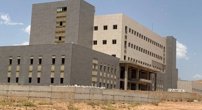 Silopide artan maliyetler sebebiyle hastane insaati durduruldu