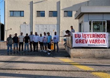 İzmir'de metro ve tramvay işçileri greve çıktı