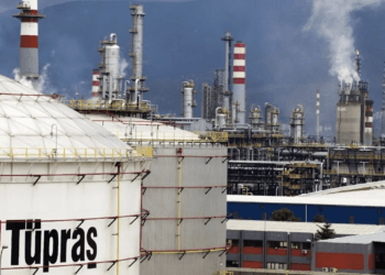 TÜPRAŞ işçileri: "Köle gibi çalışmak istemiyoruz"