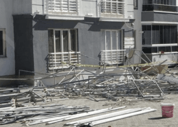 Malatya'da inşaat iskelesi çöktü