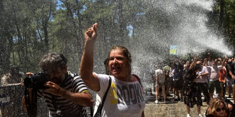 Akbelen'de ağaç kesimleri başladı: Direniş devam ediyor
