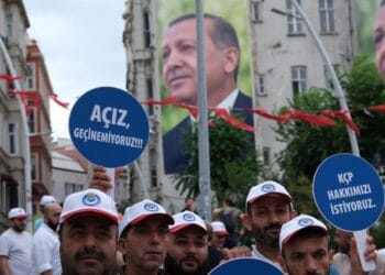 AKP'nin yönettiği 23 belediyede işçiler eyleme çıktı