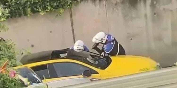 fransa da polisin 17 yasindaki genci oldurdugu olaya iliskin ses kaydi cikti