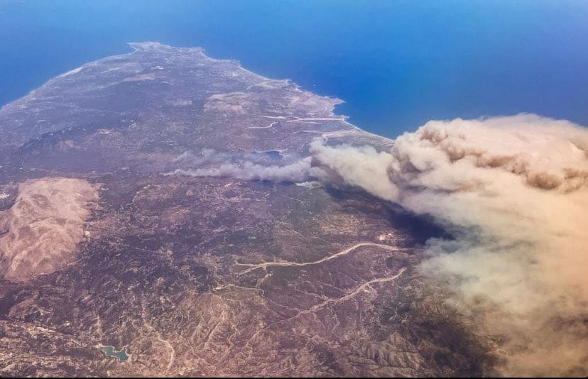 Yunanistan'da yangın sonucu 18 kişinin cesedi bulundu