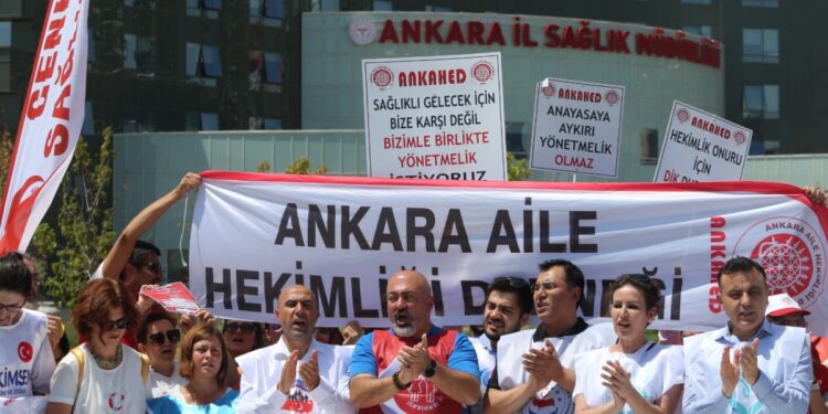 İş bırakan sağlık emekçileri hakkında tutanak tutuldu