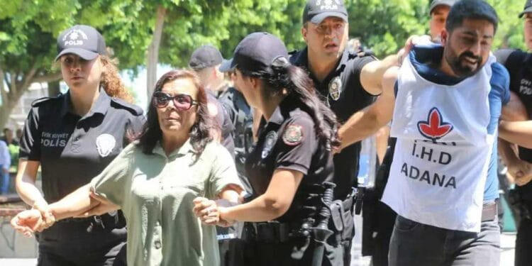 Adana'da Cumartesi Anneleri için yapılacak eylem yasaklandı