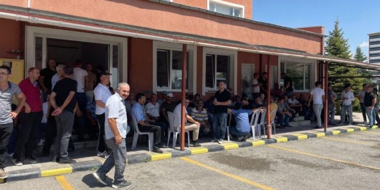 Yenimahalle Belediyesi'nde işçilerin direnişi Genel-İş'e rağmen sürüyor