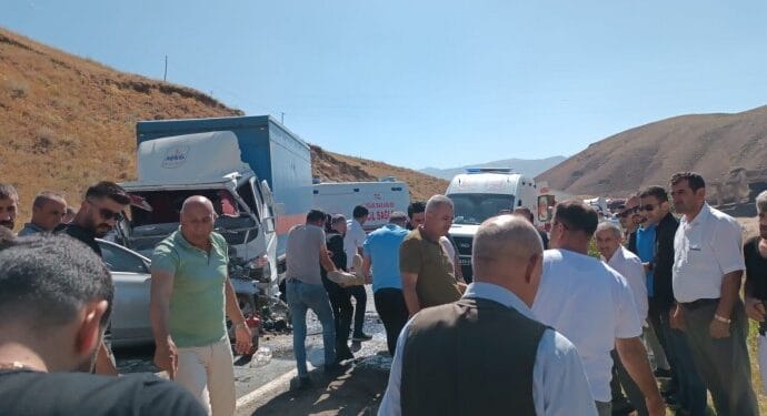 Kaza geçiren 2 Barış Annesi yaşamını yitirdi