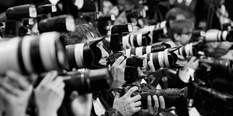 Medya İzleme Raporu: Yılın ilk yarısında 56 gazeteci gözaltına alındı