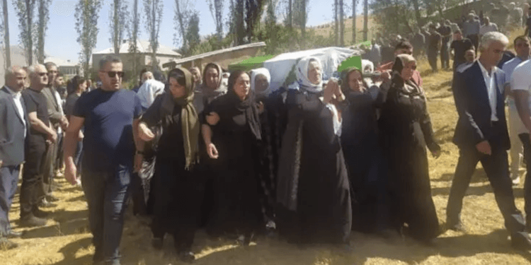 Barış Annesi Perişan Akçelik ve oğlu Cihan Akçelik son yolculuğuna uğurlandı