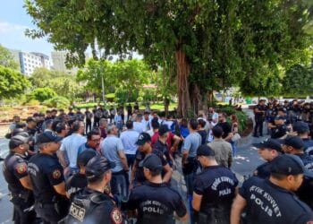 Adana’da Cumartesi Anneleri ile dayanışma eylemine polis saldırdı