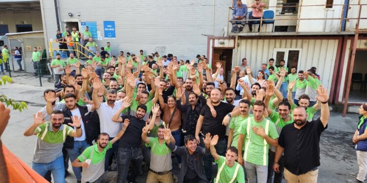 CarrefourSA’da direnen işçiler kazandı