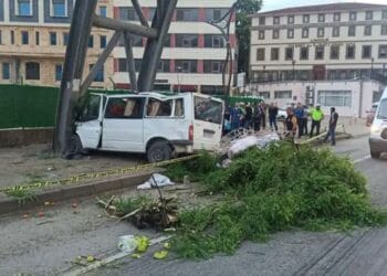 Mevsimlik işçileri taşıyan minibüs kaza yaptı: 1 işçi hayatını kaybetti
