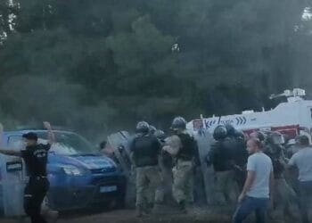 Akbelen'de nöbet tutan halka gönderilen seyyar tuvaletler engellendi