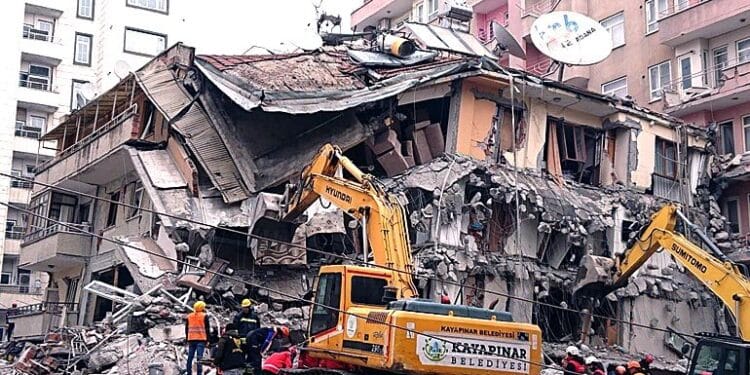 Deprem soruşturmasında 3 kişi tahliye edildi