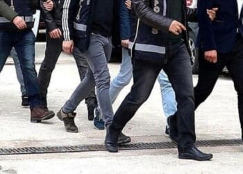 Mersin’de ev baskınları: 11 kişi gözaltına alındı