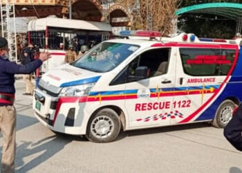 Pakistan’da patlama: En az 11 işçi hayatını kaybetti