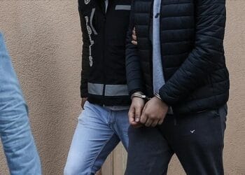 Adana ve İzmir’de ev baskınları