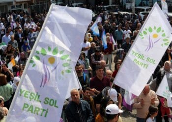 Yeşil Sol Parti'nin yeni ismi Demokratik Halklar Partisi oldu