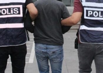 Diyarbakır'da gözaltına alınan 2 kişi tutuklandı