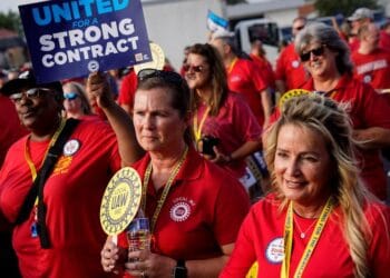 ABD’de otomotiv işçilerinden grevi genişletme kararı