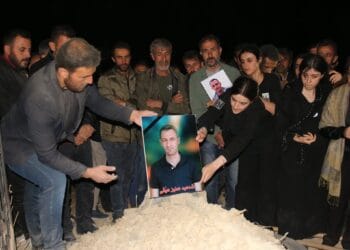 Hewlêr’de katledilen KNK Temsilcisi Deniz Bülbün binlerin katılımıyla toprağa verildi