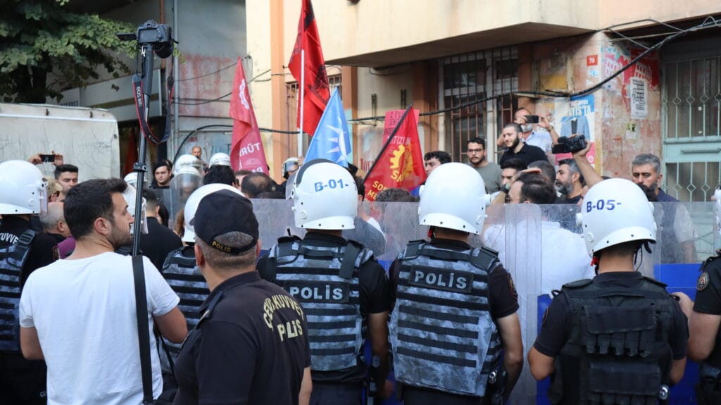 2 Eylül Festivali basın açıklamasına polis saldırısı